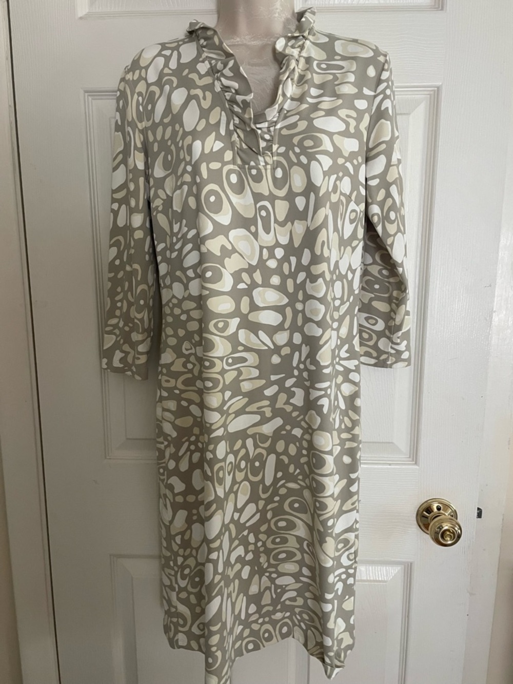 J. McLaughlin Beige & Cream Abstract Ruffle-Neck Midi Dress